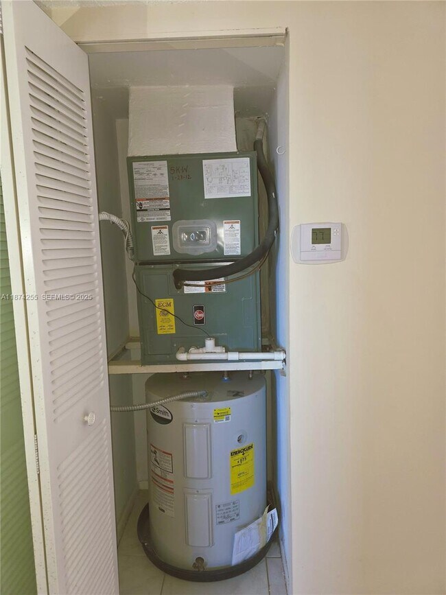 Building Photo - 4140 NW 44th Ave