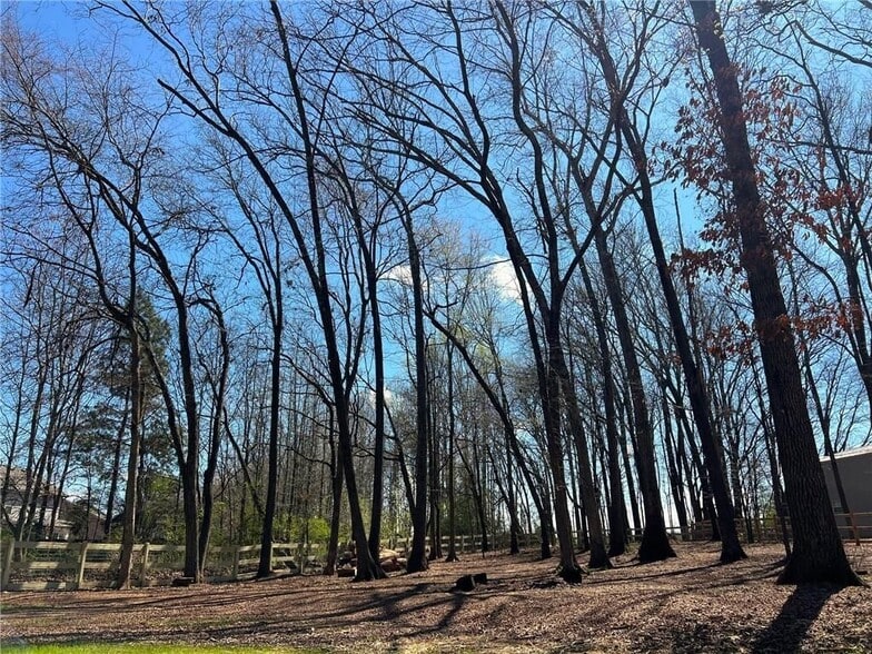 Building Photo - 732 E Jefferson St