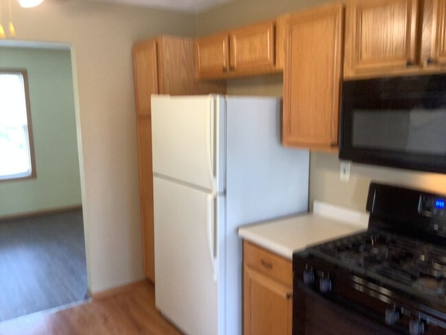 Building Photo - 10996 Meadowsweet Ln