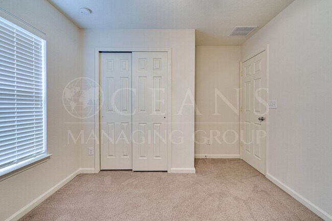 Building Photo - 3/2 Split Plan Home in Cypress Place