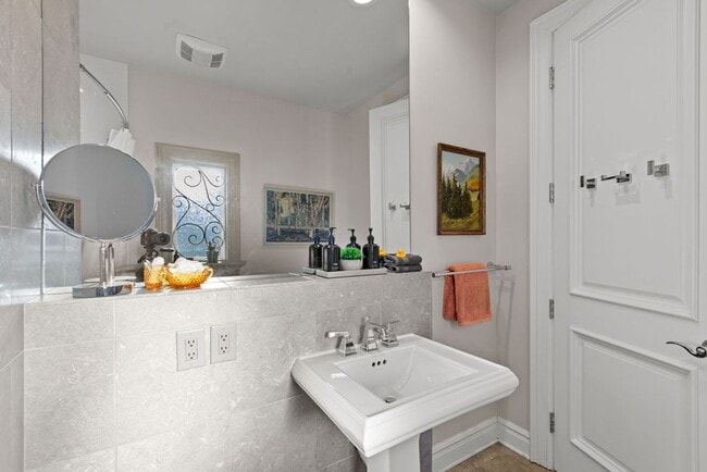 Building Photo - Stout Street 2 BDR at Curtis Park