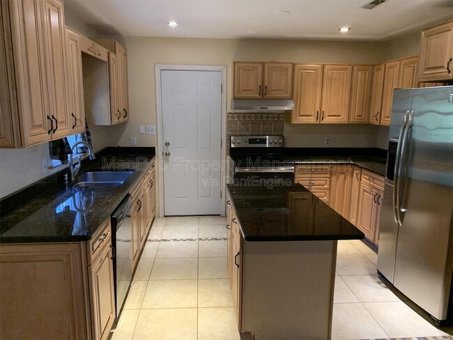 Building Photo - 11720 Eisenhower Ln