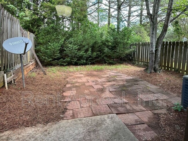 Building Photo - 1560 Burnstone Dr