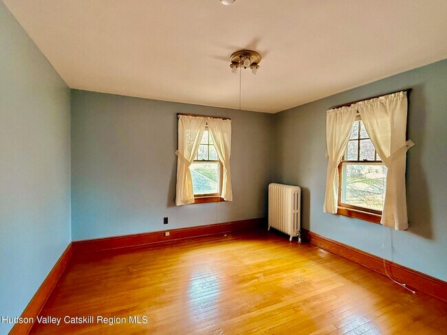 Building Photo - 421 Albany Ave