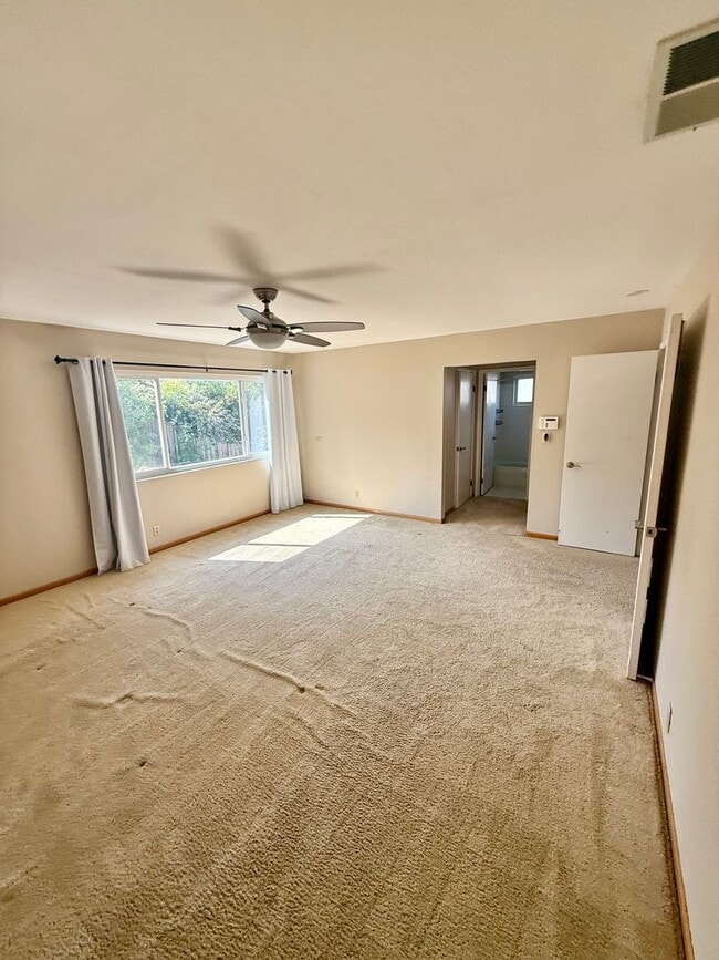 Building Photo - Beautiful 4-Bedroom, 3-Bath Home with Pool...
