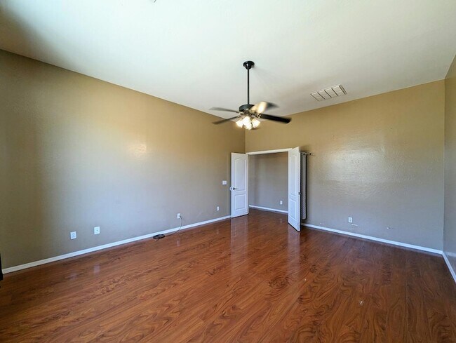 Building Photo - 3310 W Latona Rd