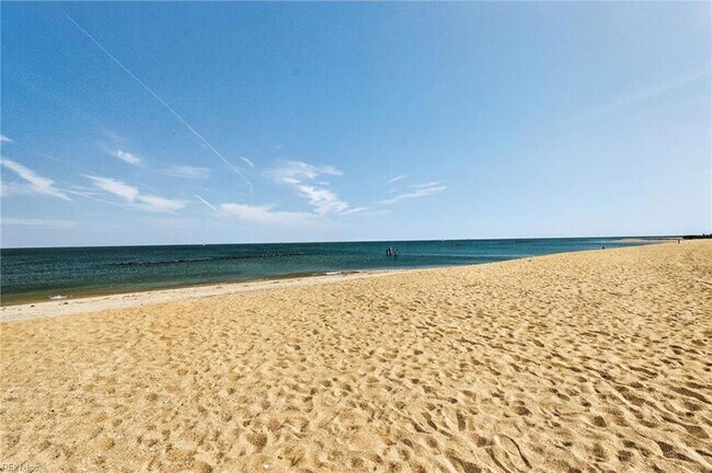 Building Photo - 1218 W Ocean View Ave