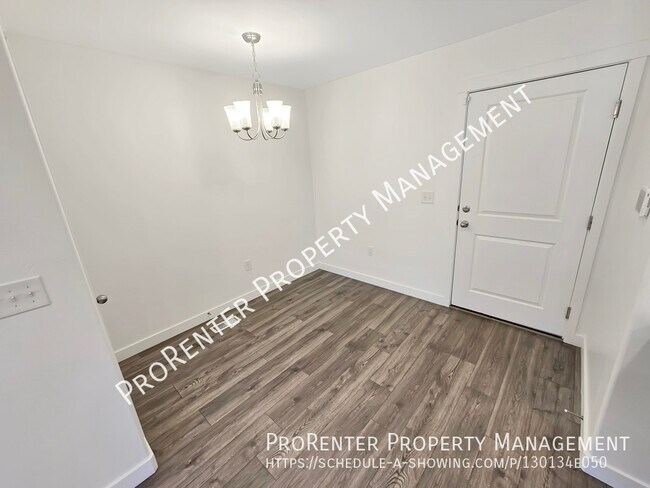 Building Photo - 2802 N Airmen Ave