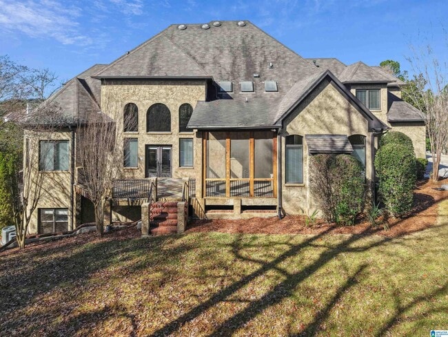 Building Photo - 2005 Lake Heather Dr