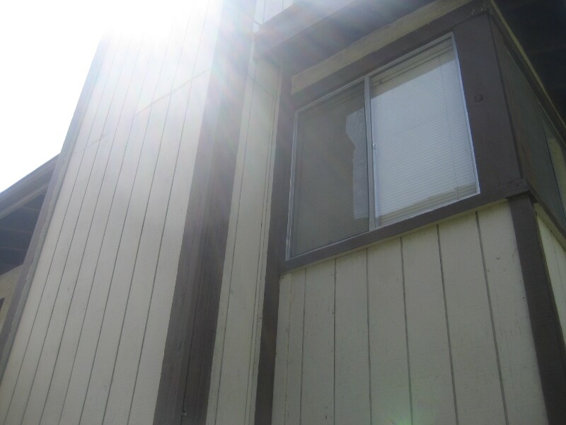 Building Photo - 3232 Little Mountain Dr