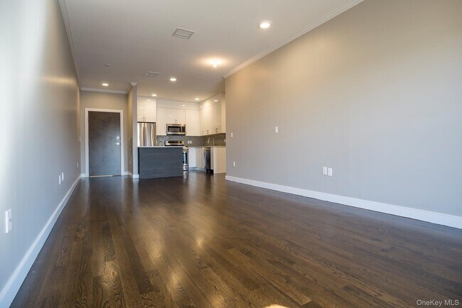 Building Photo - 78 Main St