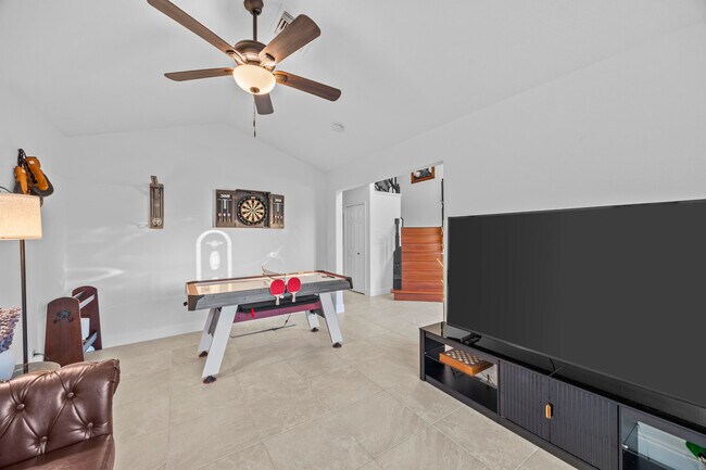 Building Photo - 2400 Seaford Dr