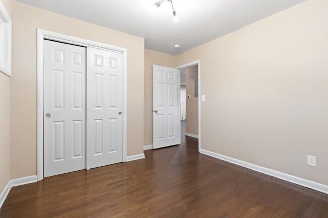Building Photo - Plaza Midwood/Noda Duplex Property