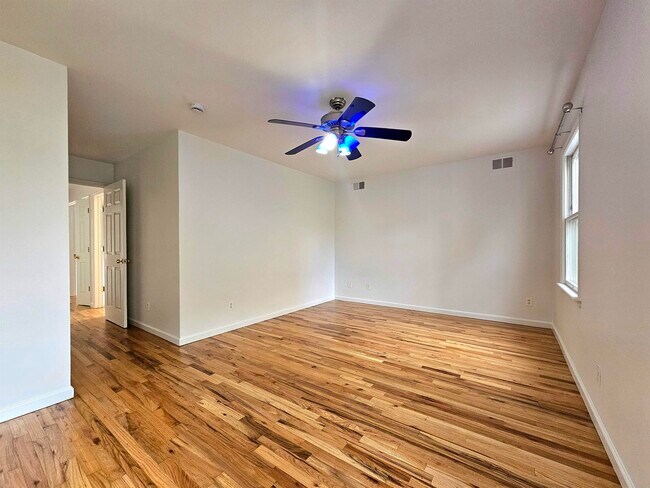 Building Photo - 113 Palisade Ave