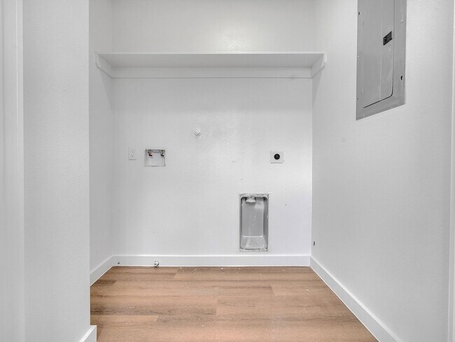 Building Photo - 8407 Mahalia Dr