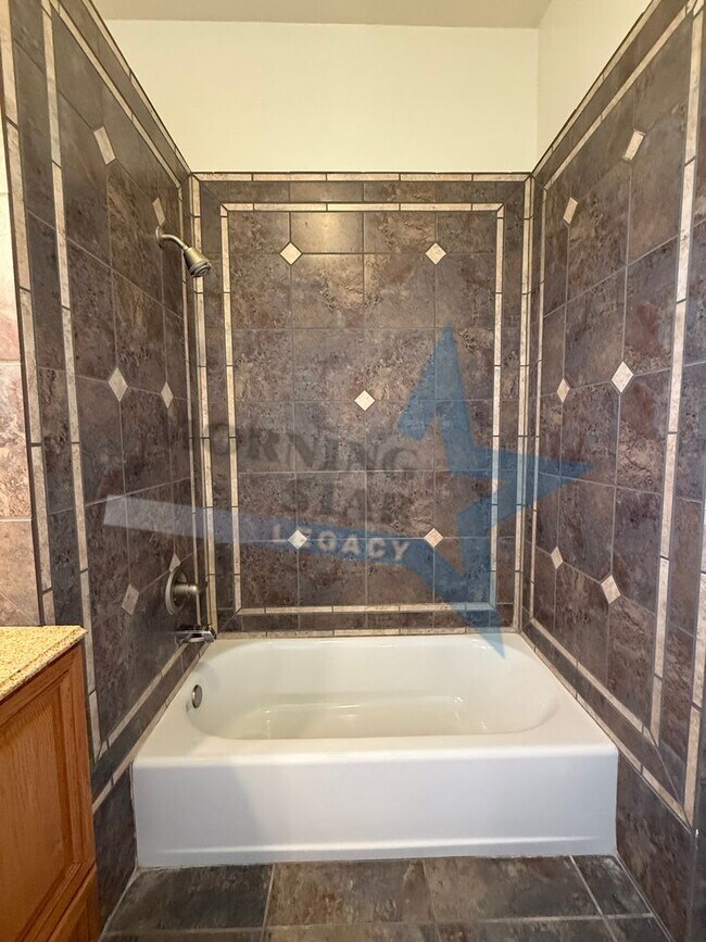 Building Photo - 4 bedroom, 4 bath house - Must see landscaping!