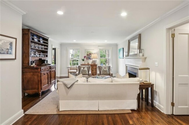 Building Photo - 2415 Oldfield Rd NW