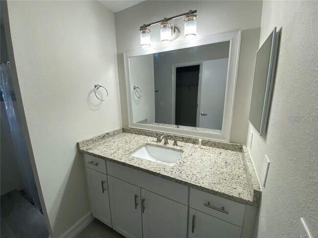 Building Photo - 3892 Suburban Ln