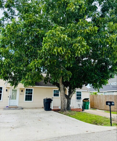 Building Photo - 4211 Knoxville St