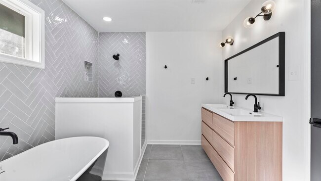 Building Photo - 3602 Carnes Ave