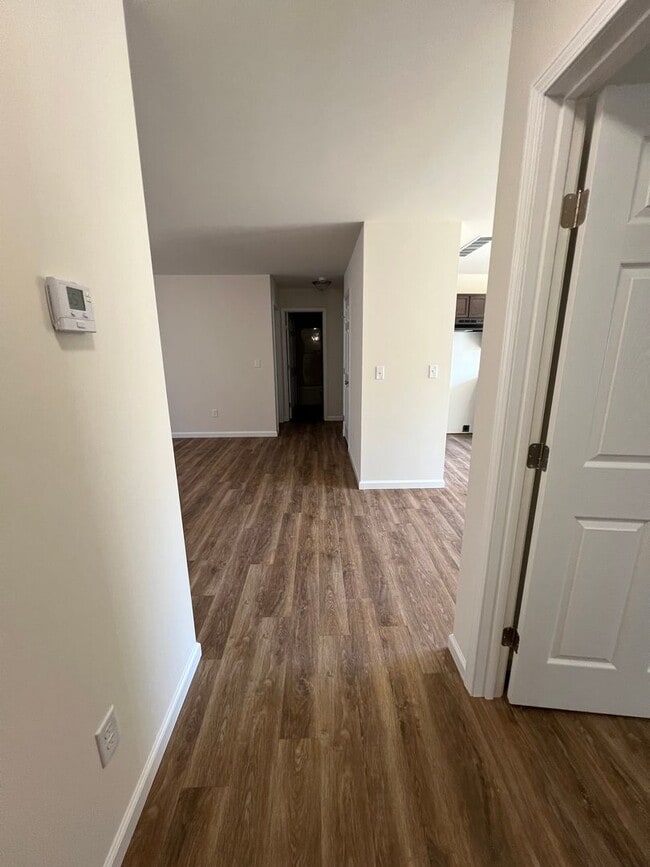 Building Photo - Winter Special (ends January 31, 2025) $300 off first month's rent.