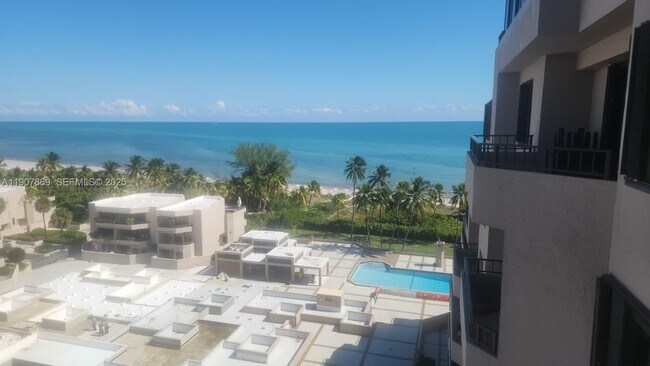 Building Photo - 201 Crandon Blvd