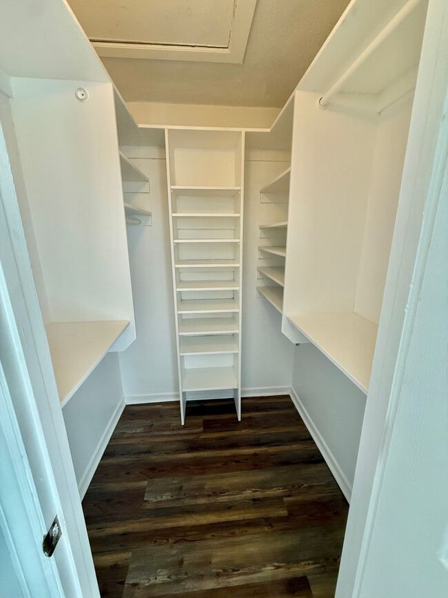 Building Photo - ONE MONTH RENT FREE Fully Renovated 2 Bed, 2 Bath Condo in South Charlotte