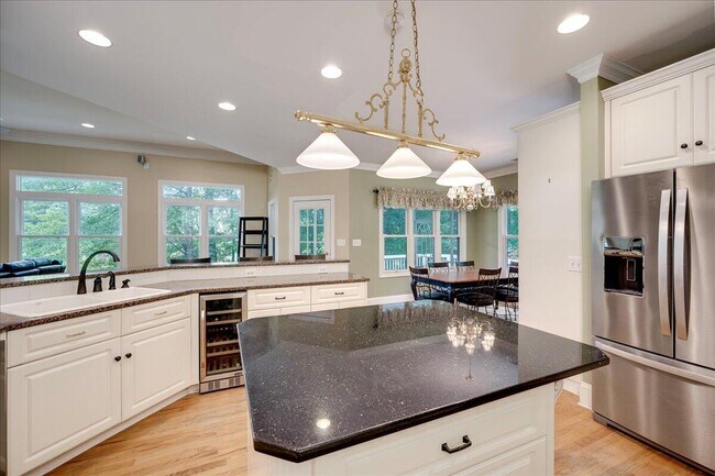 Building Photo - 163 Dumbridge Rd