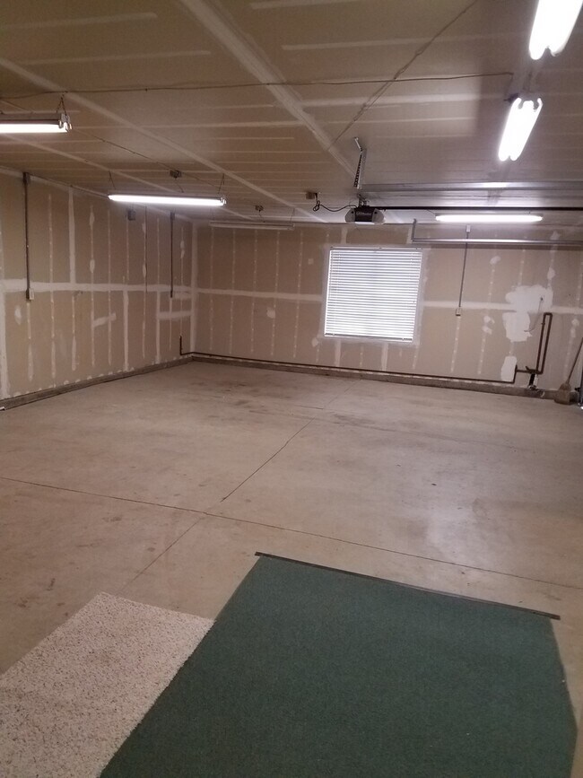 Building Photo - Briggs Ranch Home with RV Parking!
