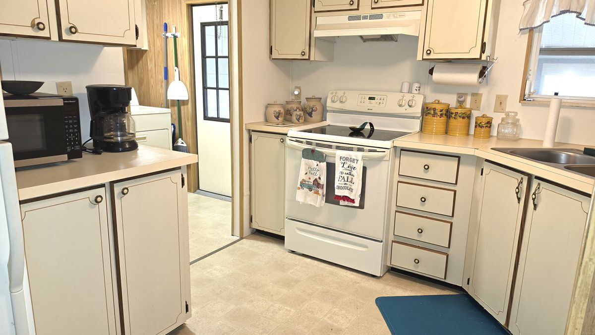 Building Photo - 259 S Dolphin Cir