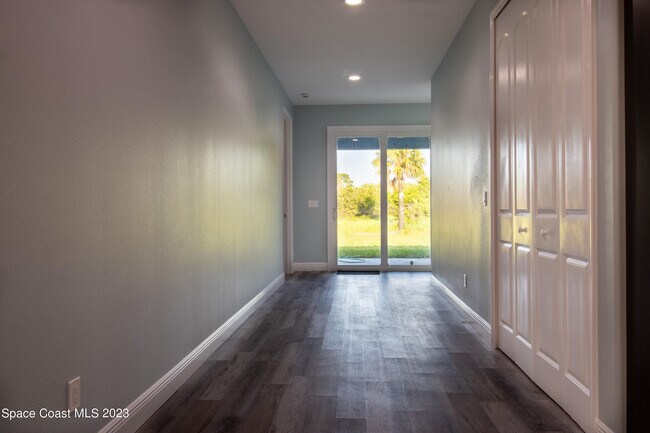 Building Photo - 2106 Madden Ave