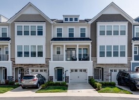 Building Photo - 2272 Perennial Cir