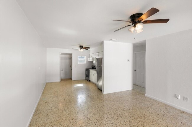 Building Photo - 2421 Patterson Ave