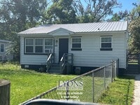 Building Photo - 615 E Brookwood Dr