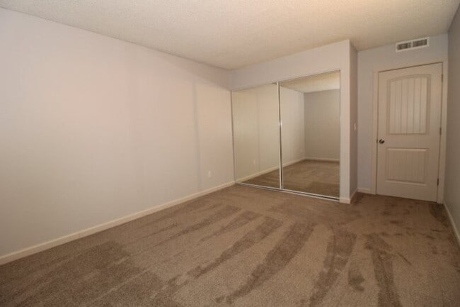 Building Photo - 12313 NE 150th Ct