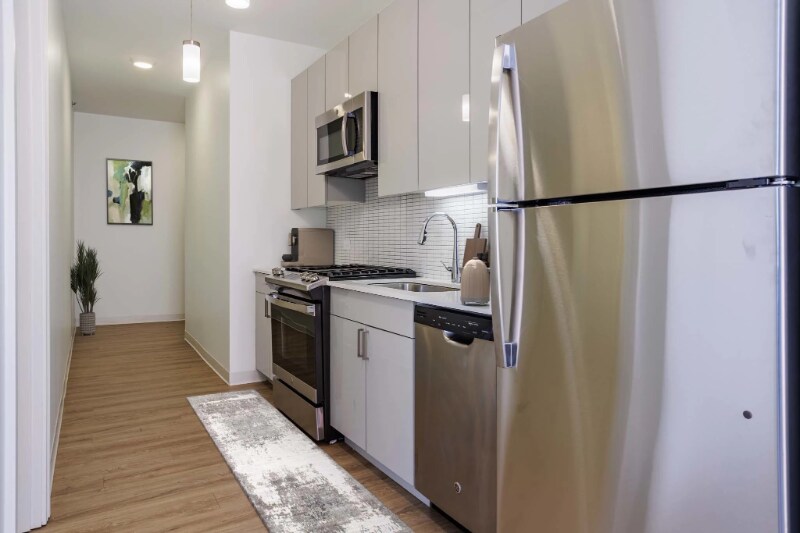 Building Photo - 310 S Green St