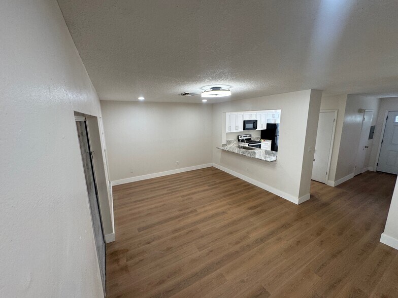 Building Photo - 11110 Essex Ridge Ct