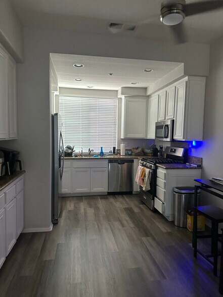 Building Photo - 604 Kellogg St