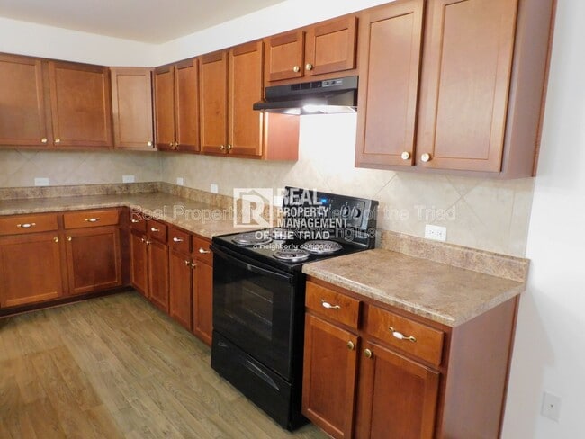 Building Photo - 5013 Red Poll Dr