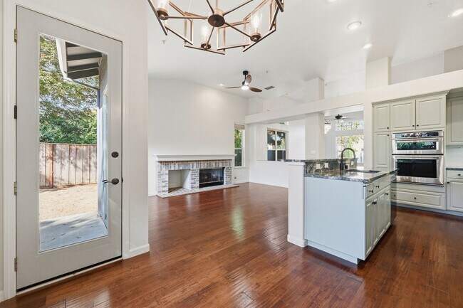 Building Photo - Contemporary Single Level North Napa Home
