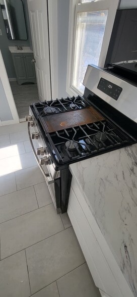 Building Photo - 45 Hawkins St