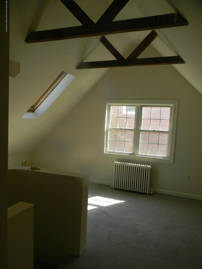 Building Photo - 20 St Nicholas Pl