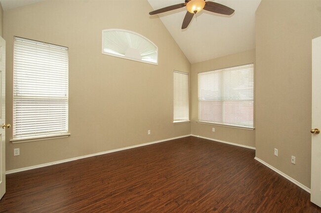 Building Photo - 3412 Pueblo Dr