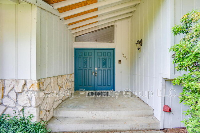 Building Photo - 7003 NW Dogwood Dr