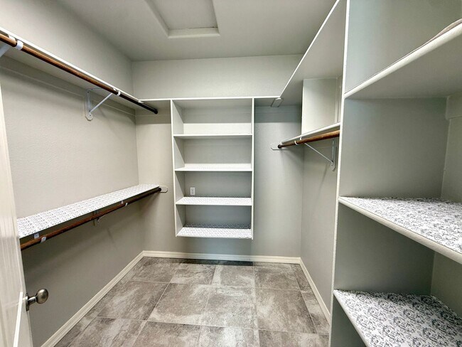 Building Photo - Beautiful 2023 Build | 3 Bed, 2 Bath | Solar + Premium Upgrades | Landscaping Included