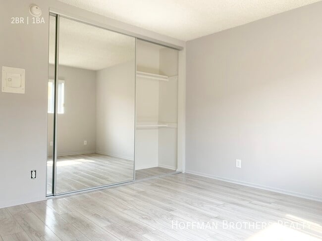 Building Photo - 1822 Colby Ave