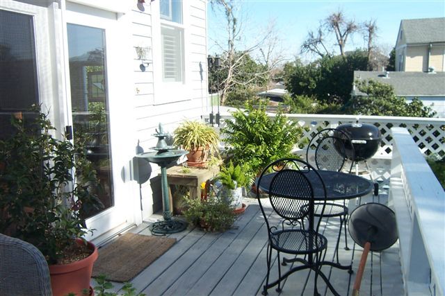 Private deck - 5940 Laurel St