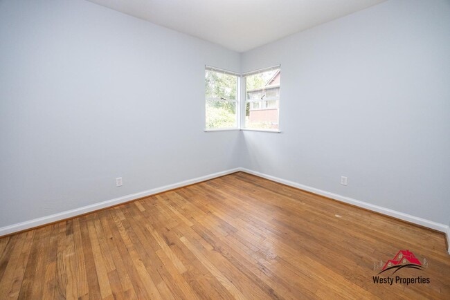 Building Photo - 1811 SE Salmon St