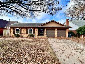 Building Photo - Spacious three bed home in Moore