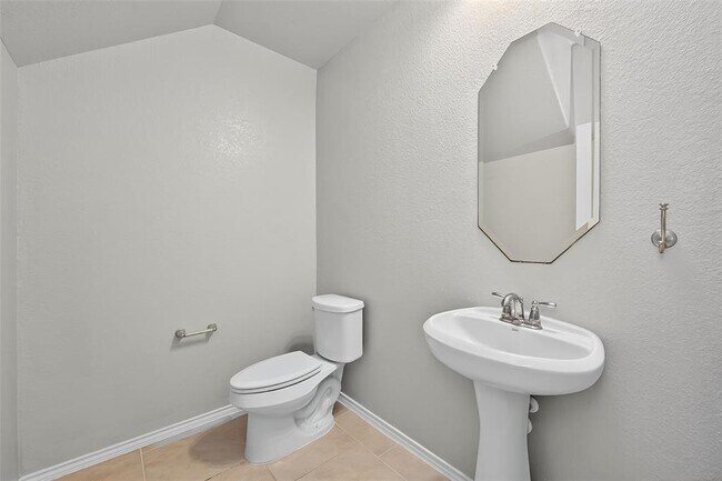 Building Photo - 154 Meadow Grove Dr